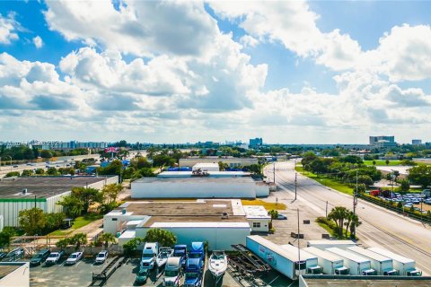 Propiedad comercial en venta en Pompano Beach, Florida № 1000498 - foto 3