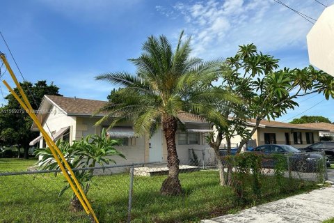 Villa ou maison à vendre à West Park, Floride: 2 chambres, 83.61 m2 № 1127566 - photo 1