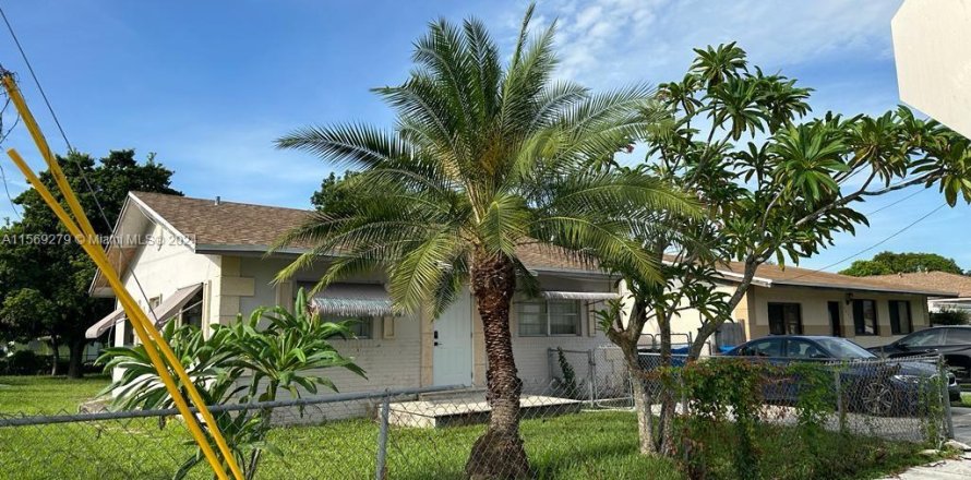 House in West Park, Florida 2 bedrooms, 83.61 sq.m. № 1127566