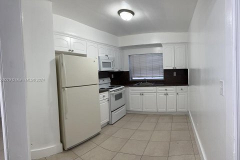 Casa en venta en West Park, Florida, 2 dormitorios, 83.61 m2 № 1127566 - foto 7
