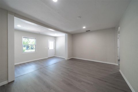 Casa en venta en Tampa, Florida, 3 dormitorios, 123.37 m2 № 1301007 - foto 13