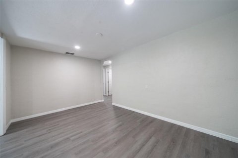 Casa en venta en Tampa, Florida, 3 dormitorios, 123.37 m2 № 1301007 - foto 12