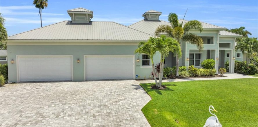 Villa ou maison à Cape Coral, Floride 4 chambres, 305.46 m2 № 1297156