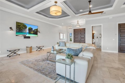 Villa ou maison à vendre à Cape Coral, Floride: 4 chambres, 305.46 m2 № 1297156 - photo 4