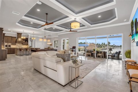 Villa ou maison à vendre à Cape Coral, Floride: 4 chambres, 305.46 m2 № 1297156 - photo 5