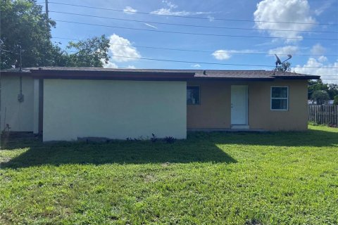 Casa en venta en Deltona, Florida, 4 dormitorios, 97.83 m2 № 1349681 - foto 3