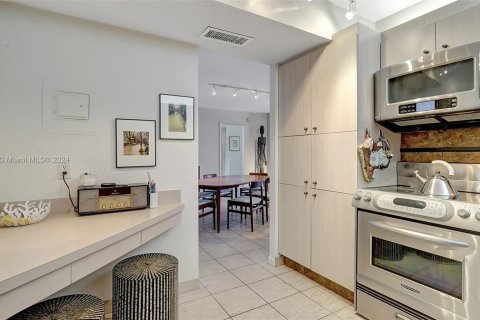 Condominio en venta en Hollywood, Florida, 2 dormitorios, 116.5 m2 № 1189288 - foto 12