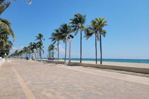 Condominio en venta en Hollywood, Florida, 2 dormitorios, 116.5 m2 № 1189288 - foto 30