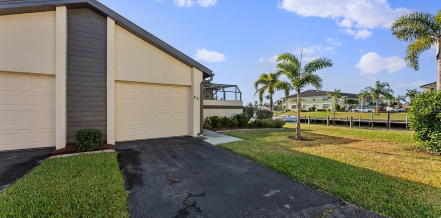 Casa en Punta Gorda, Florida 2 dormitorios, 109.9 m2 № 1166371