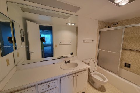 Copropriété à vendre à Pompano Beach, Floride: 1 chambre, 83.61 m2 № 1288887 - photo 18