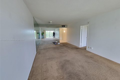 Copropriété à vendre à Pompano Beach, Floride: 1 chambre, 83.61 m2 № 1288887 - photo 11