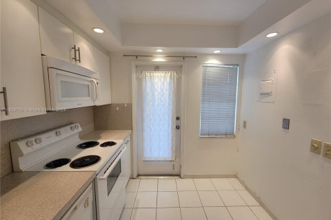 Condominio en venta en Pompano Beach, Florida, 1 dormitorio, 83.61 m2 № 1288887 - foto 5