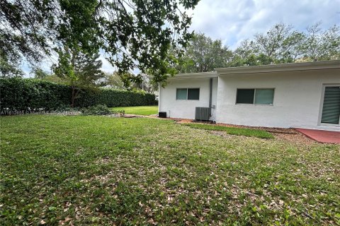 Villa ou maison à vendre à Miami, Floride: 3 chambres, 169.64 m2 № 1288931 - photo 2