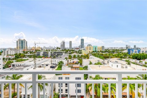 Condominio en venta en Miami Beach, Florida, 1 dormitorio, 61.5 m2 № 1345302 - foto 2