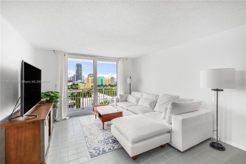 Condominio en venta en Miami Beach, Florida, 1 dormitorio, 61.5 m2 № 1345302 - foto 17