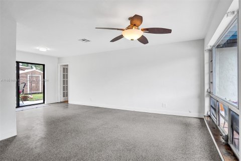 House in Fort Lauderdale, Florida 4 bedrooms, 133.22 sq.m. № 1345112 - photo 6