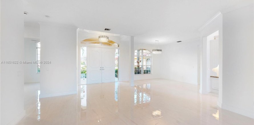 House in Wellington, Florida 6 bedrooms, 290.41 sq.m. № 1345073