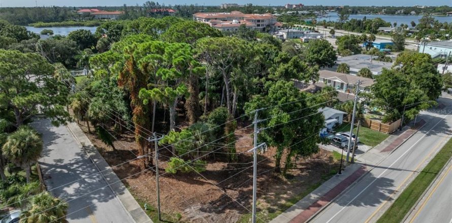 Terreno en Nokomis, Florida № 1308154