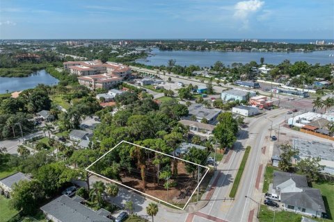 Terreno en venta en Nokomis, Florida № 1308154 - foto 2