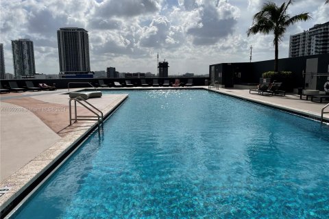 Condominio en alquiler en Miami, Florida, 2 dormitorios, 97.36 m2 № 1345255 - foto 16