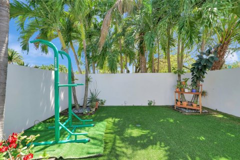 House in Fort Lauderdale, Florida 2 bedrooms, 149.2 sq.m. № 1119914 - photo 29