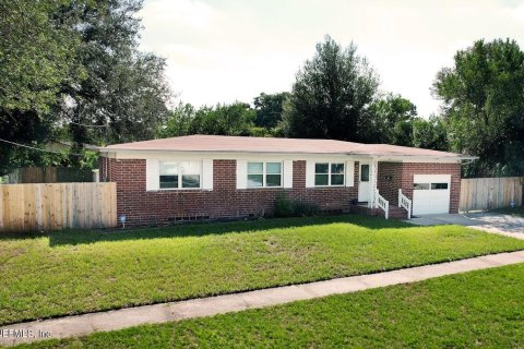 House in Jacksonville, Florida 4 bedrooms, 159.7 sq.m. № 772786 - photo 1