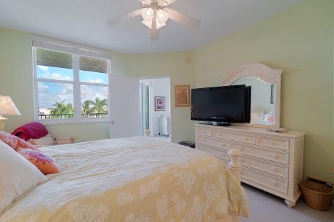 Condo in Lantana, Florida, 3 bedrooms  № 1162856 - photo 27