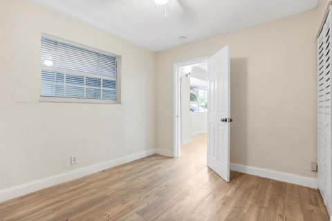 Casa en venta en Lauderhill, Florida, 4 dormitorios, 179.49 m2 № 936647 - foto 18