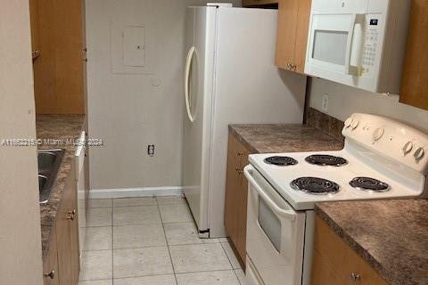 Appartement à louer à Miami, Floride: 2 chambres, 97.83 m2 № 1370421 - photo 11