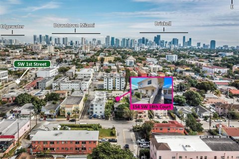 Propiedad comercial en venta en Miami, Florida № 32958 - foto 1