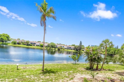 Condominio en venta en Lauderhill, Florida, 2 dormitorios, 144.93 m2 № 1272486 - foto 26