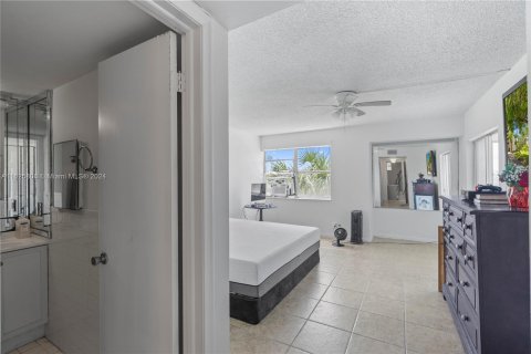 Condo in Lauderhill, Florida, 2 bedrooms  № 1272486 - photo 20