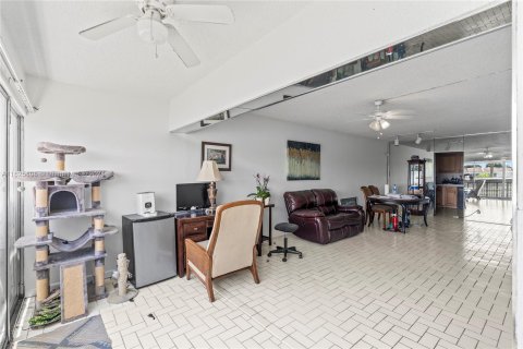 Copropriété à vendre à Lauderhill, Floride: 2 chambres, 144.93 m2 № 1272486 - photo 10