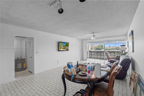 Copropriété à vendre à Lauderhill, Floride: 2 chambres, 144.93 m2 № 1272486 - photo 6