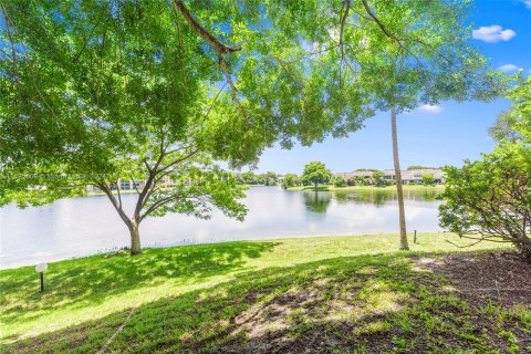 Condo in Lauderhill, Florida, 2 bedrooms  № 1272486 - photo 28