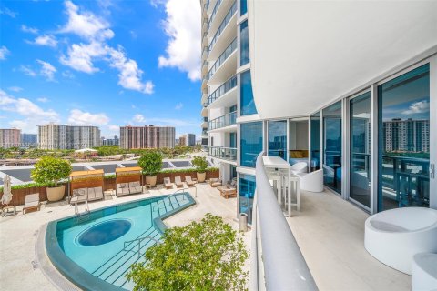 Condo in Sunny Isles Beach, Florida, 3 bedrooms  № 1272528 - photo 22