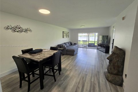 Condominio en venta en Pembroke Pines, Florida, 2 dormitorios, 112.13 m2 № 1238748 - foto 6