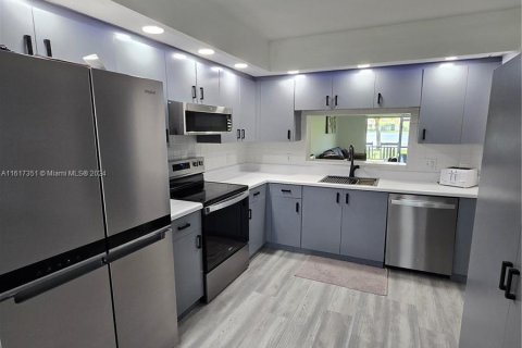Condominio en venta en Pembroke Pines, Florida, 2 dormitorios, 112.13 m2 № 1238748 - foto 4