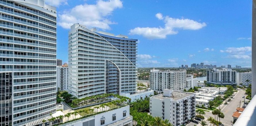 Estudio en el Condominio en Fort Lauderdale, Florida  № 1210332