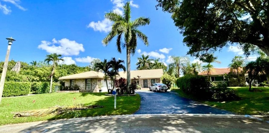 Villa ou maison à Coral Springs, Floride 4 chambres, 224.27 m2 № 1348814