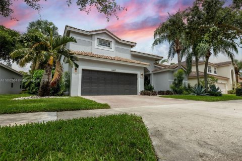 Villa ou maison à vendre à Weston, Floride: 4 chambres, 301 m2 № 1348914 - photo 2