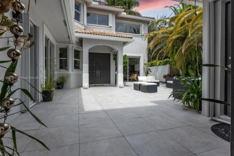 Villa ou maison à vendre à Weston, Floride: 4 chambres, 301 m2 № 1348914 - photo 4