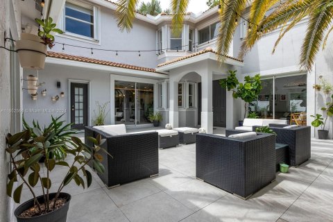 Villa ou maison à vendre à Weston, Floride: 4 chambres, 301 m2 № 1348914 - photo 5