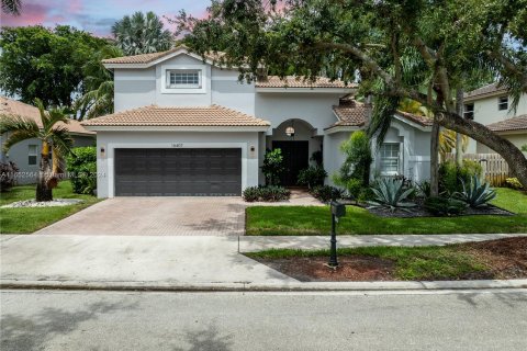 Villa ou maison à vendre à Weston, Floride: 4 chambres, 301 m2 № 1348914 - photo 1