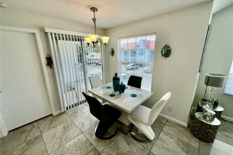 Condominio en venta en Orlando, Florida, 2 dormitorios, 99.13 m2 № 683444 - foto 4