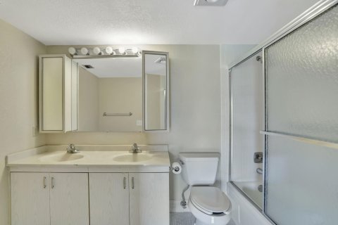 Condominio en venta en Coconut Creek, Florida, 2 dormitorios, 107.95 m2 № 1092750 - foto 9