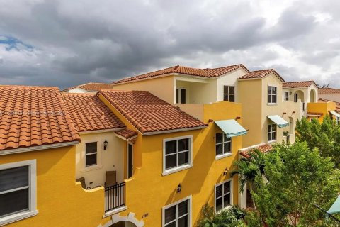 Townhouse in Pembroke Pines, Florida 4 bedrooms, 217.21 sq.m. № 1239897 - photo 27