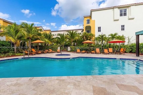 Adosado en venta en Pembroke Pines, Florida, 4 dormitorios, 217.21 m2 № 1239897 - foto 20