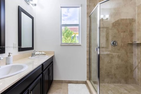 Adosado en venta en Pembroke Pines, Florida, 4 dormitorios, 217.21 m2 № 1239897 - foto 10