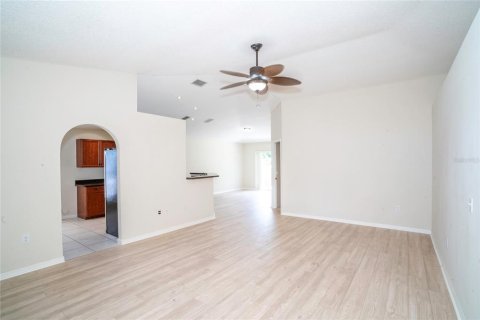 House in Kissimmee, Florida 3 bedrooms, 136.01 sq.m. № 1358264 - photo 12